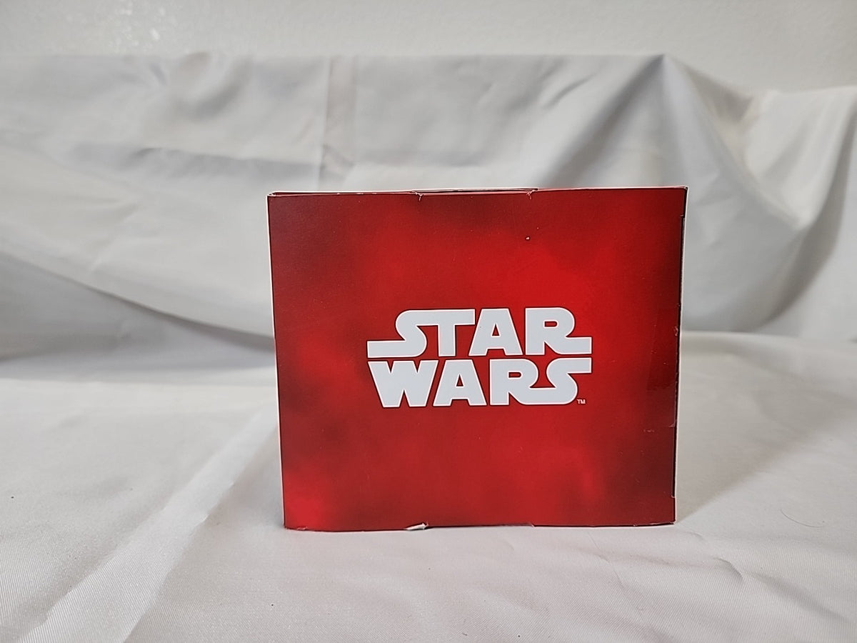Star Wars Millennium Falcon Deluxe Die Cast Vehicle Disney Store w/ Box, JJ-B-055