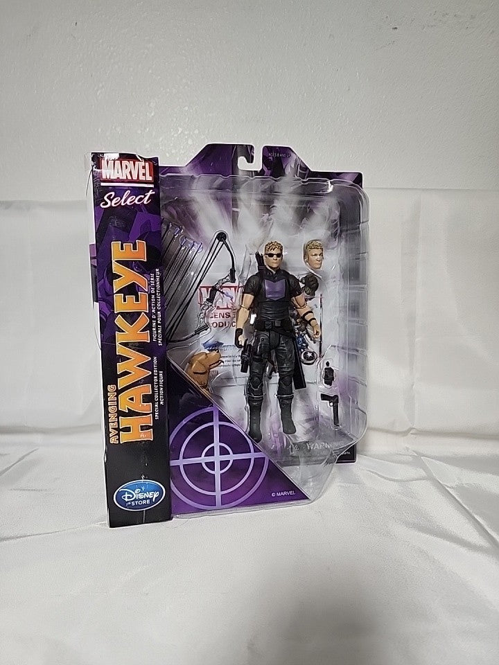 Marvel Hawkeye with Lucky Dog Disney Store Excl. Figure Diamond Select,JJ-B-030