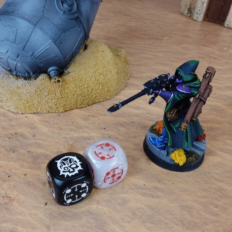 Crosshairs Compact D6 Black & Pearl Dice (20 pcs.)