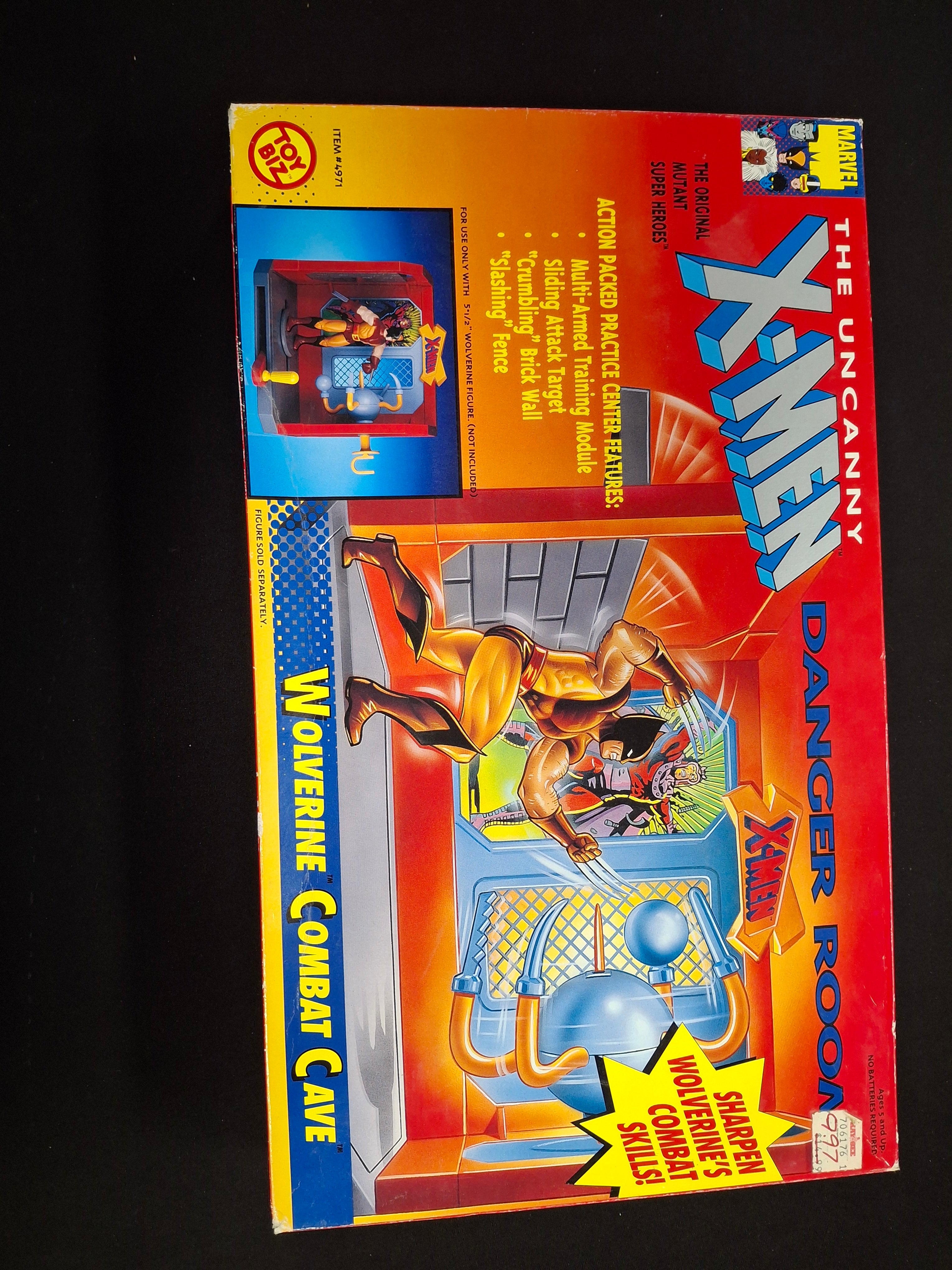 The Uncanny X-Men - Wolverine Combat Cave