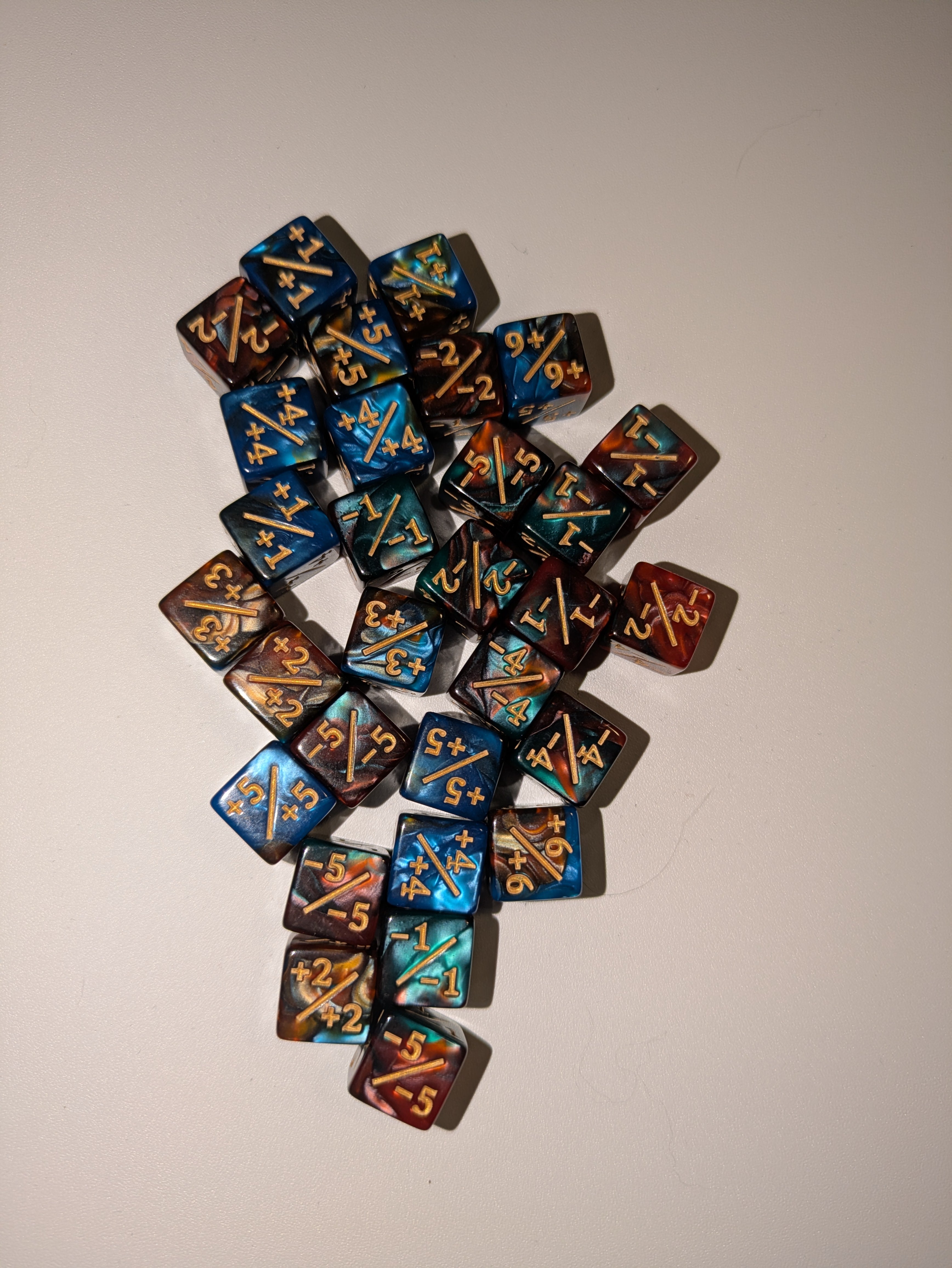 Magic the Gathering: +1/-1 Dice, 12 mm, set of 30