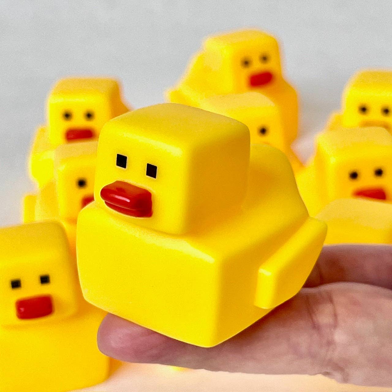 SQUARE DUCK FIGURINES-10