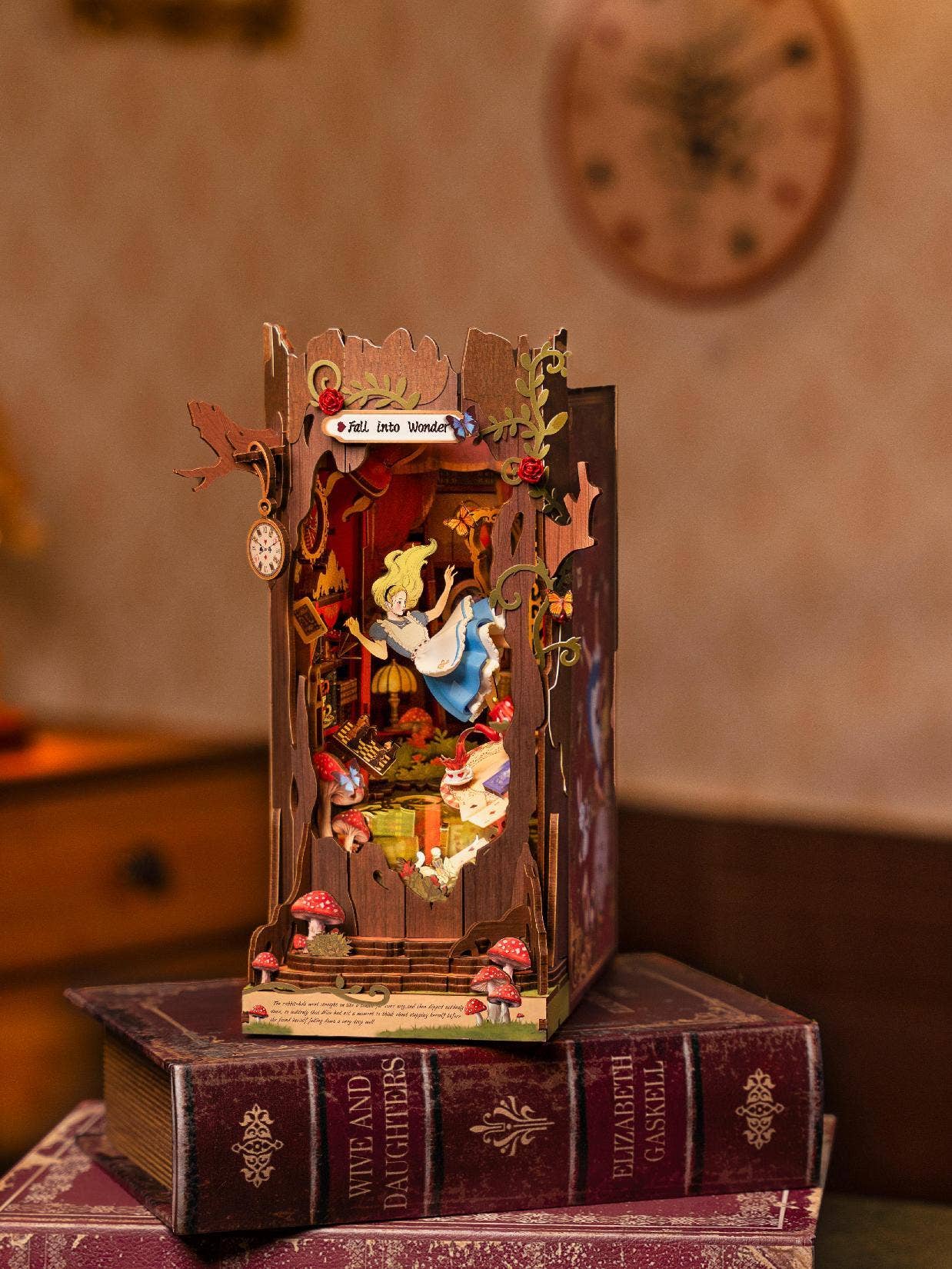 Rolife Fall into Wonder DIY BooK&Nook TGB12