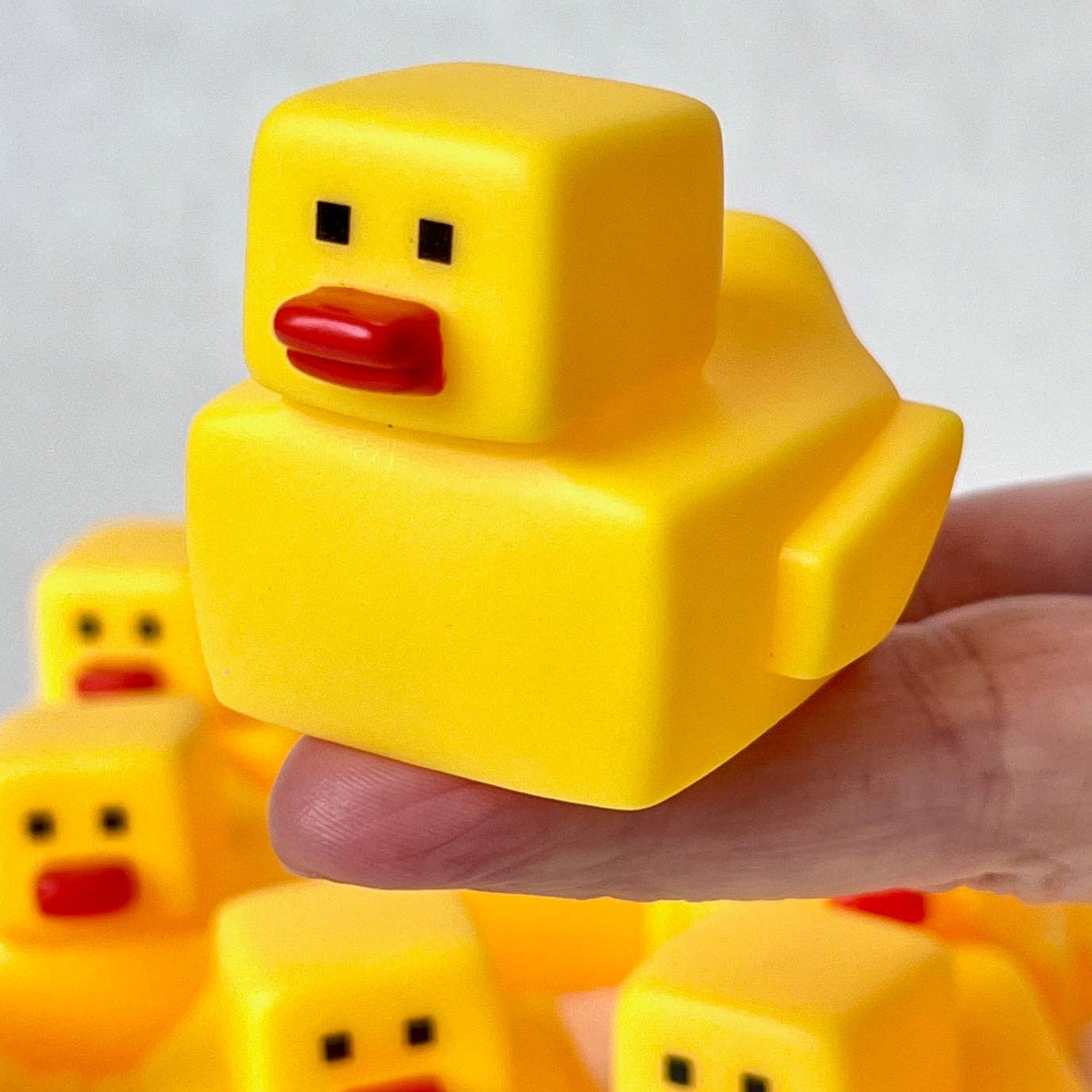 SQUARE DUCK FIGURINES-10