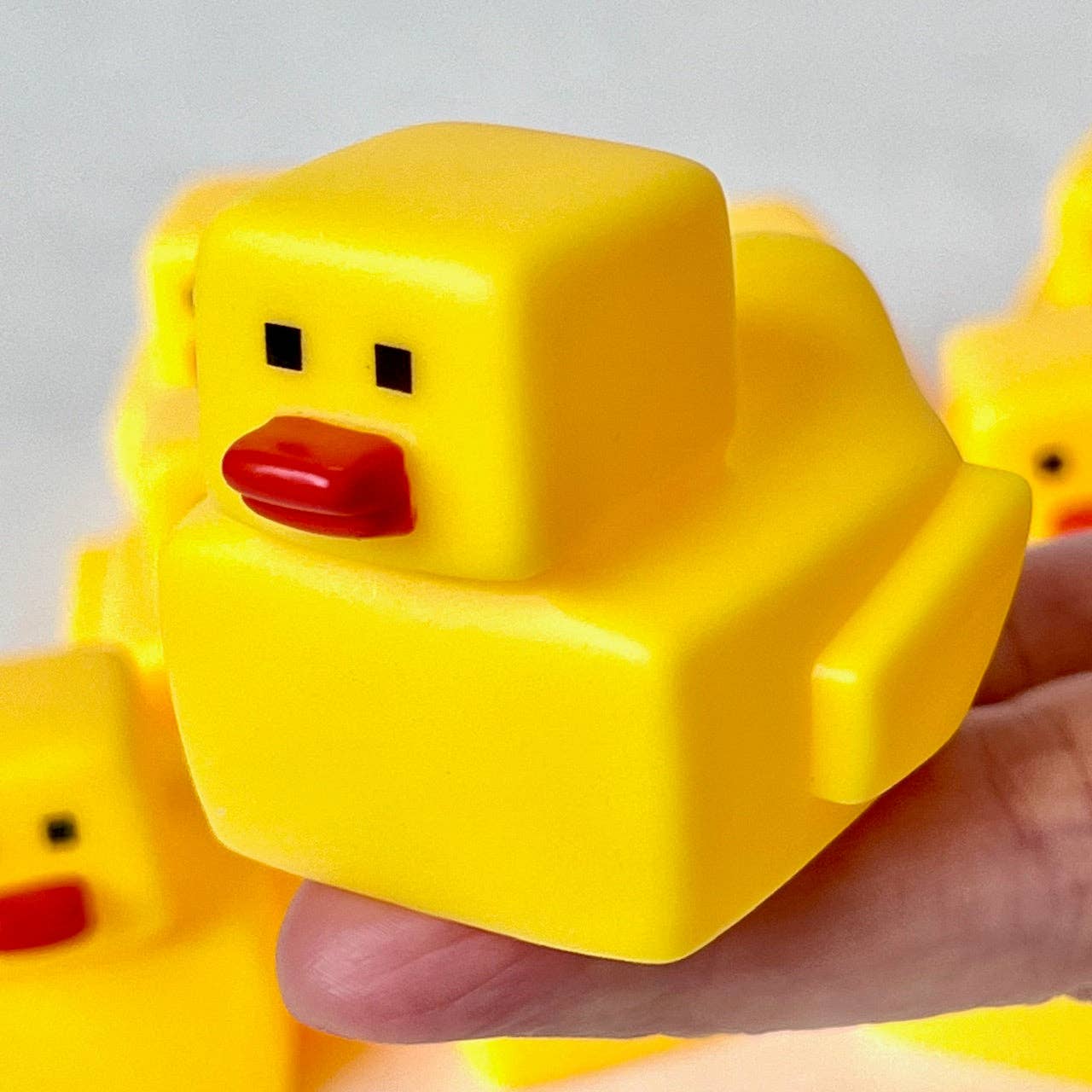 SQUARE DUCK FIGURINES-10