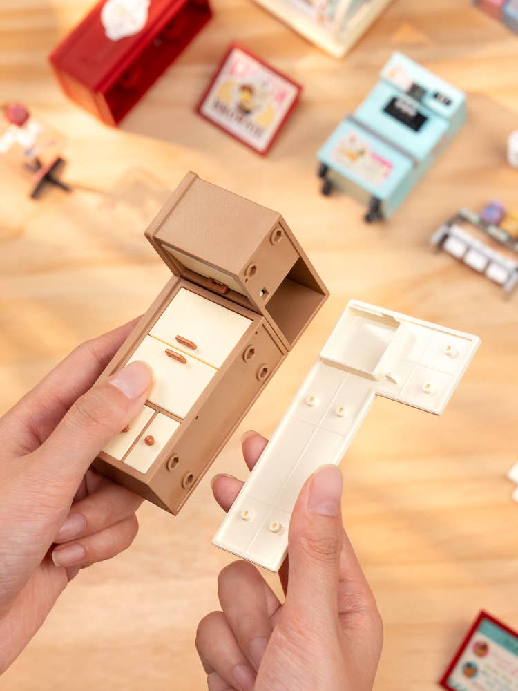 DW018B Rolife Flavorful Ice Cream DIY Miniature House