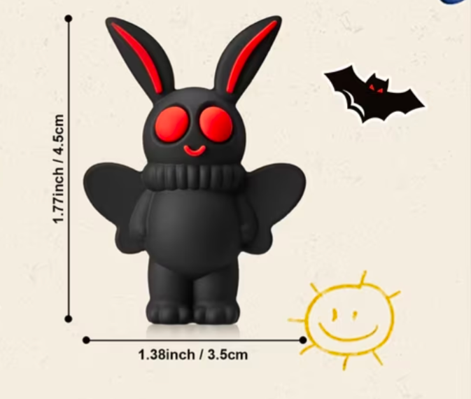 Magic The Gathering: Mothman Token Miniature