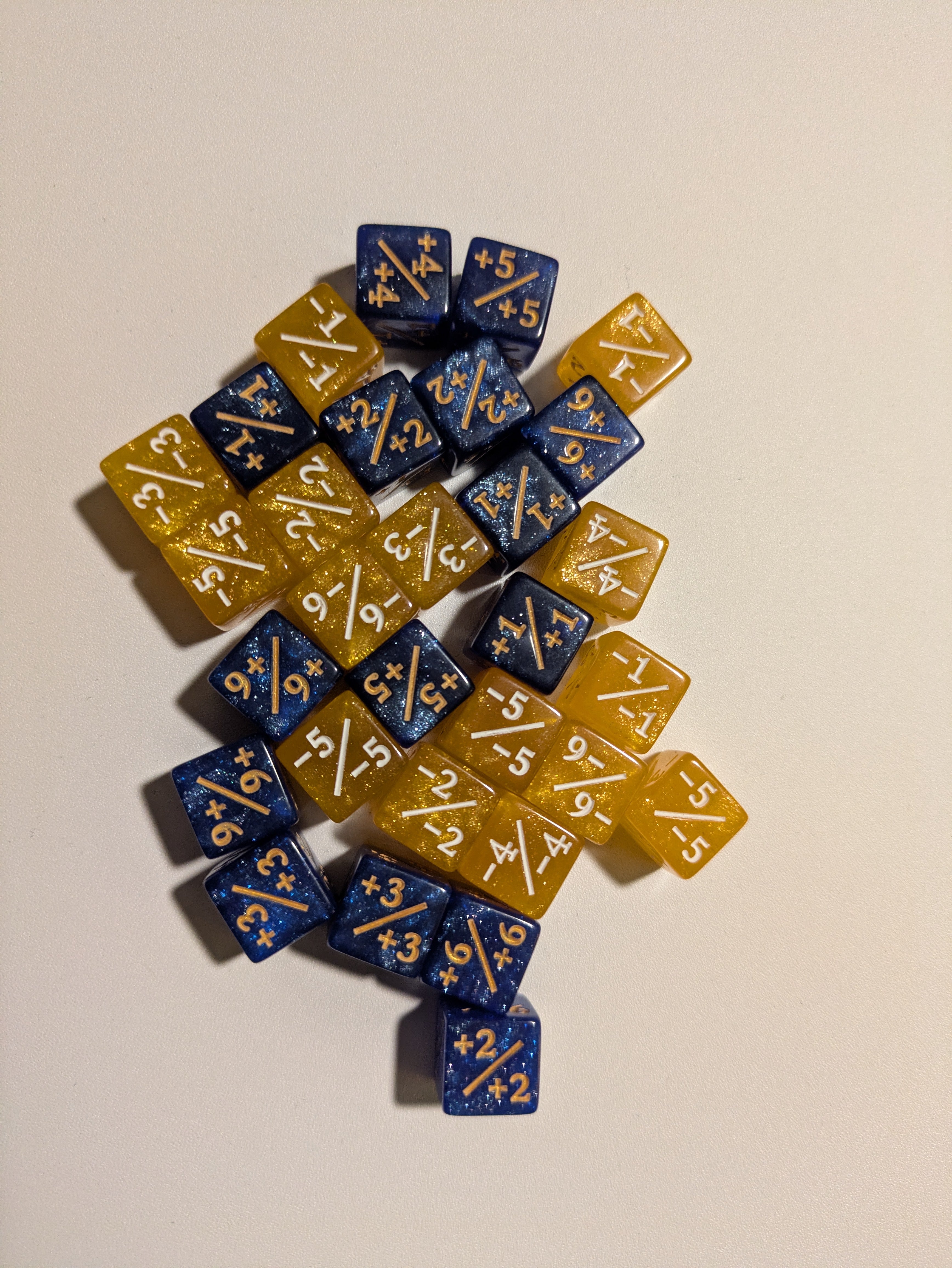 Magic the Gathering: +1/-1 Dice, 12 mm, set of 30
